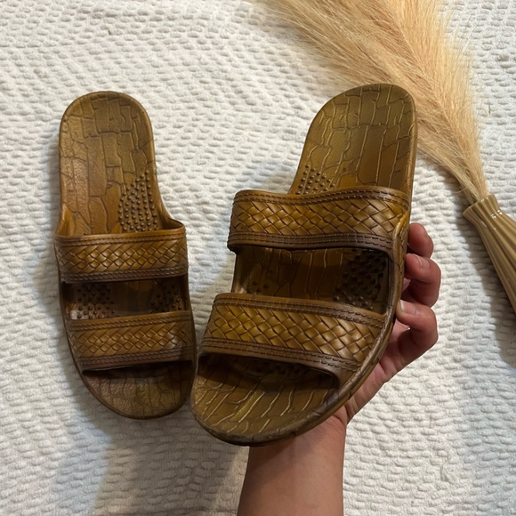 Imperial Hawaii Brown Textured Slide Sandals - Picture 1 of 5